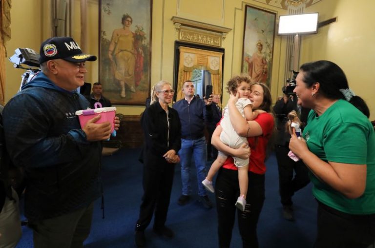 Deported mom says toddler’s return to Venezuela after separation by US authorities was a ‘miracle’