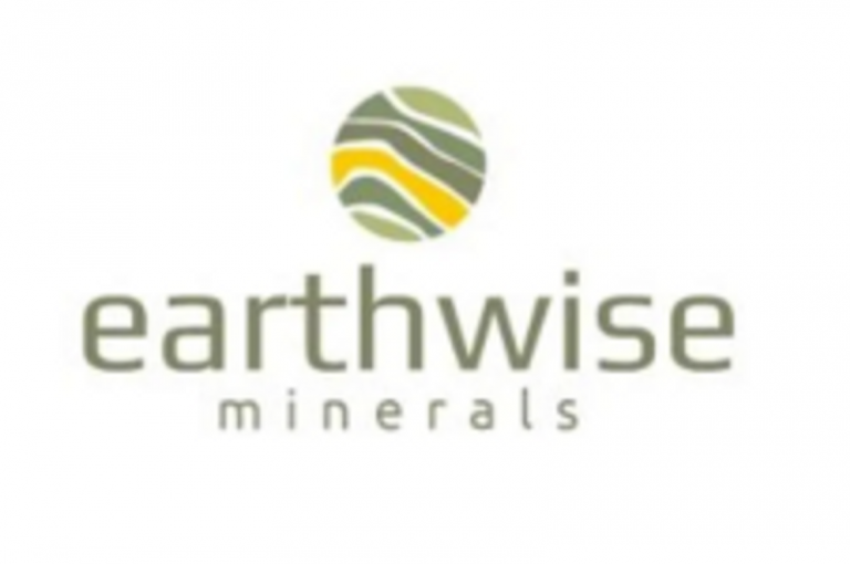 Earthwise Minerals Completes Phase 1 Field Program at Iron Range Gold Project, BC