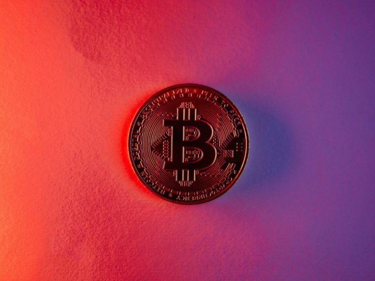 Crypto Market Update: Ripple Raises US$500 Million, Canada Makes Stablecoin Plans