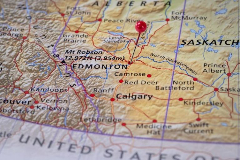 Canada-Alberta Pact: Boosting Oil Exports and Clean Energy